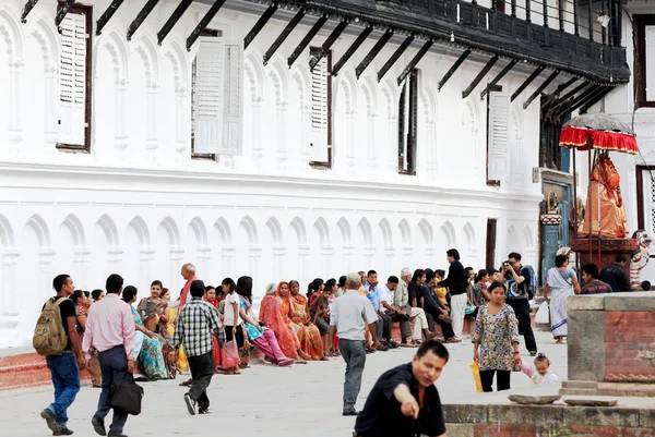 0191 Sitting nepalese -Hanuman Dhoka-Royal Palace-Kathmandu-Nepal. — Stock Photo, Image