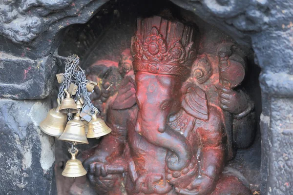 0192 Santuário pequeno de Ganehsa, Praça Durbar-Kathmandu-Nepal . — Fotografia de Stock