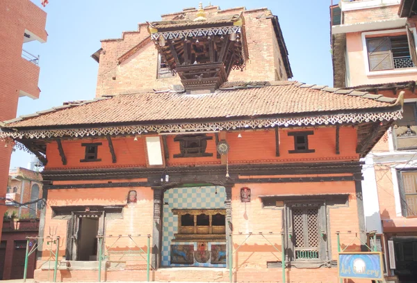 0210 Pequeño templo hindú en Inacho-Bhaktapur-Katmandú Valley-Nepal . — Foto de Stock