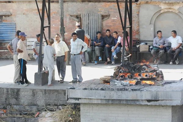 Cremation in Bhasmeshvar Ghat-Bagmati river-Pashupatinath temple. Deopatan-Kathmandu-Nepal. 0281 — Stock Photo, Image