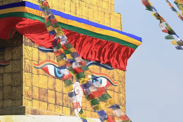 Os olhos do Buda olham de Boudhanath-Bodhnath stupa. Kathmandu-Nepal. 0321 — Fotografia de Stock