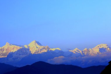 Annapurna IV (l) bağlar-II (c)-lamjung Dharma (r). dhampus-nepal. 0529