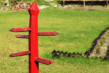 Kırmızı bilgi yazısı. Tolka-nepal. 0562