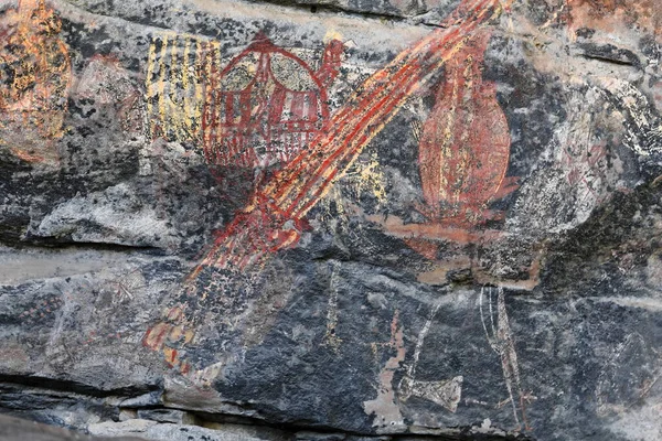 Arte Rupestre Aborigen Ancestral Peces Barramundi Descoloridos Pintados Superpuestos Rojo — Foto de Stock