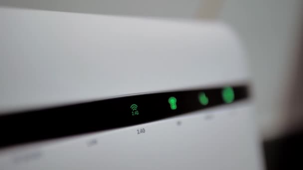 Wi-Fi Router, Home Network, Wireless Technology. Internetový směrovač Wi-Fi — Stock video