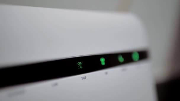 Router Wi-Fi, Red doméstica, Tecnología inalámbrica. Un router de Internet Wi-Fi — Vídeo de stock