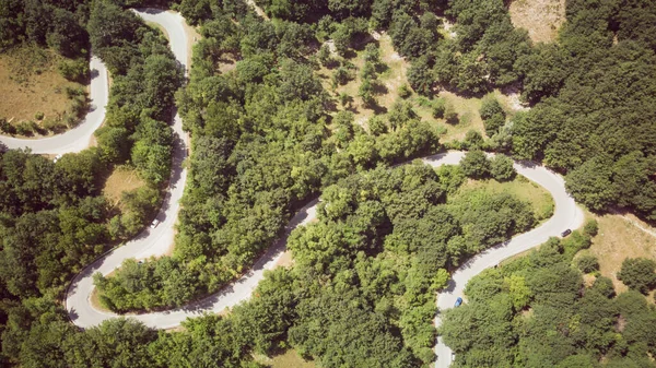 Filmagem Rolo Drone Vista Aérea Voando Acima Paisagem Serpentina Estrada — Fotografia de Stock