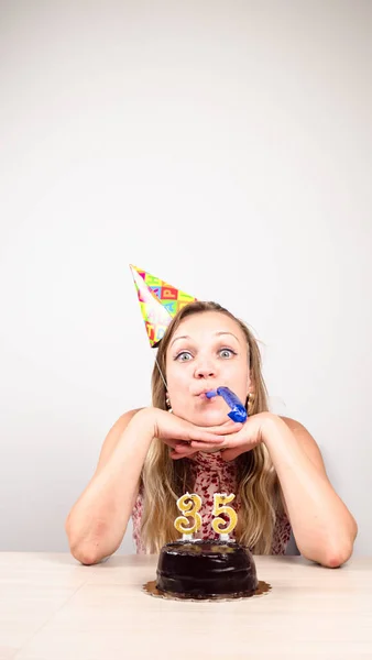 Woman Celebrates Her Birthday Alone Beautiful Sad Woman Clebrating Her — Stockfoto