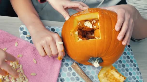 Woman Paints Carves Jacks Face Halloween Pumpkin — Αρχείο Βίντεο