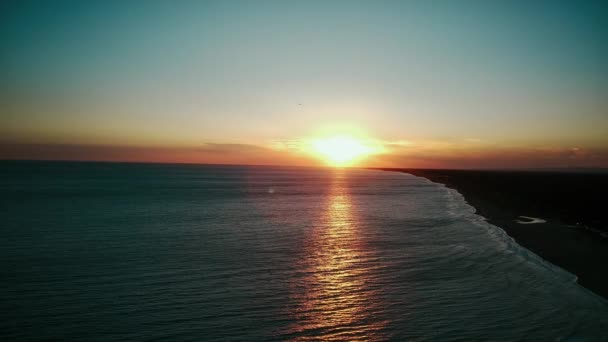 Sunset Sea Waves Wash Sandy Beach Aerial Sun Has Set — Stockvideo