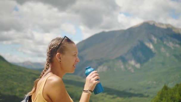Young Sporty Woman Drinks Water Bright Sunny Day Lady Drinks — Stock Video