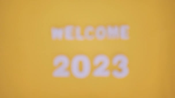 Bem Vindo 2023 Fundo Amarelo Mudança Início Novo Conceito Estratégico — Vídeo de Stock