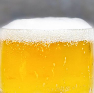 Makro Şat Bardağa Bira Dökme,