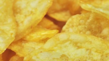 Çipler döner döner, kapanır.