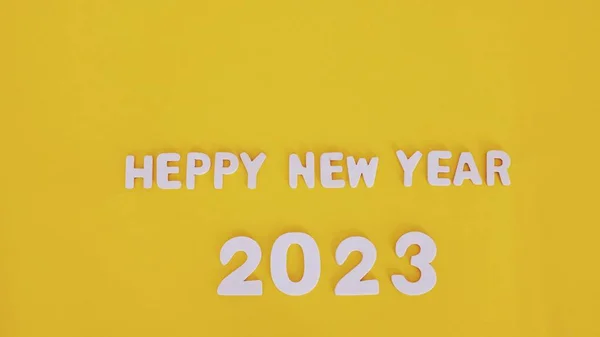 2023 Palavra Feita Blocos Madeira Fundo Amarelo Feliz Ano Novo — Fotografia de Stock