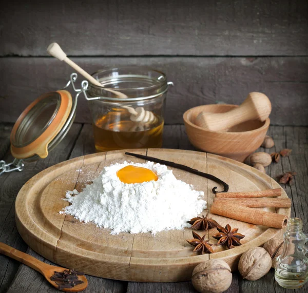 Hornear y componentes con especias aromáticas exóticas —  Fotos de Stock