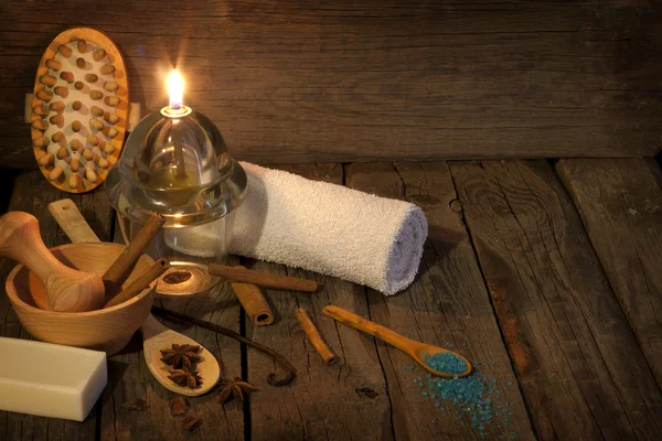 Spa aromaterapia vintage ainda vida no conceito de noite — Fotografia de Stock