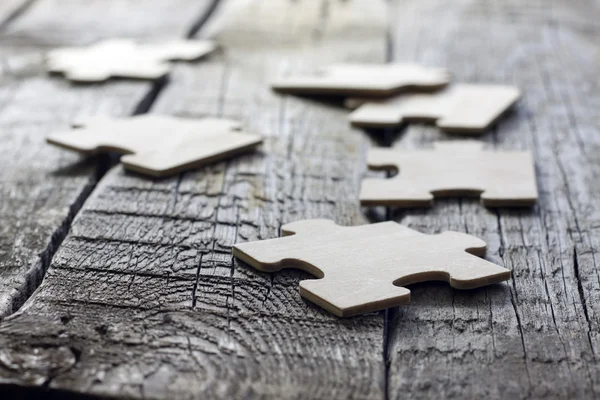 ahşap Komiteler takım iş kavramı üzerinde puzzle