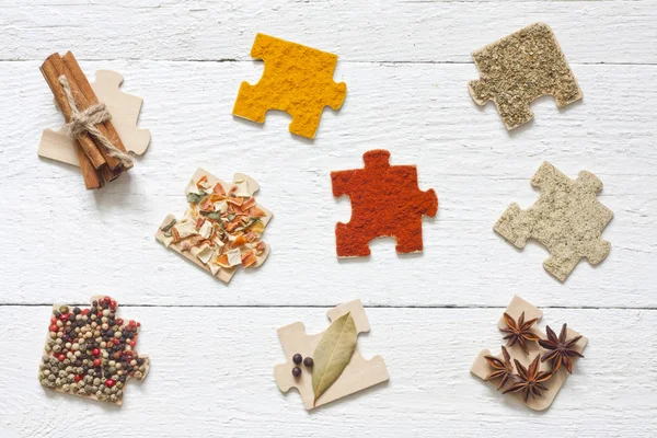 Ingredienti alimentari spezie e puzzle dieta concetto di fondo — Foto Stock