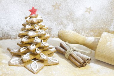 mutfak Noel pişirme kavramı ağaçta gingerbread