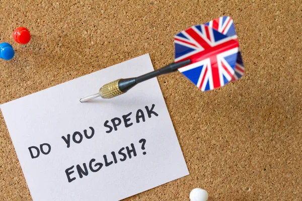 Apuntando Con Dardo Con Bandera Del Reino Unido Texto Hablas — Foto de Stock