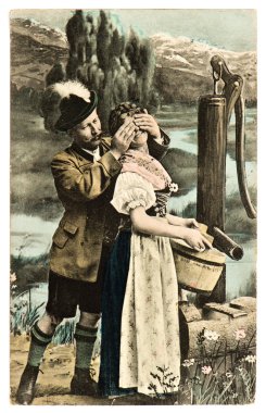 komik flört iki tipik Bavyera elbise içinde