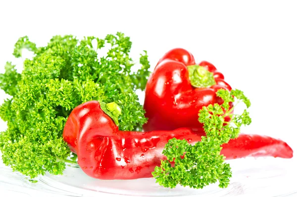 Paprica roja con perejil verde — Foto de Stock