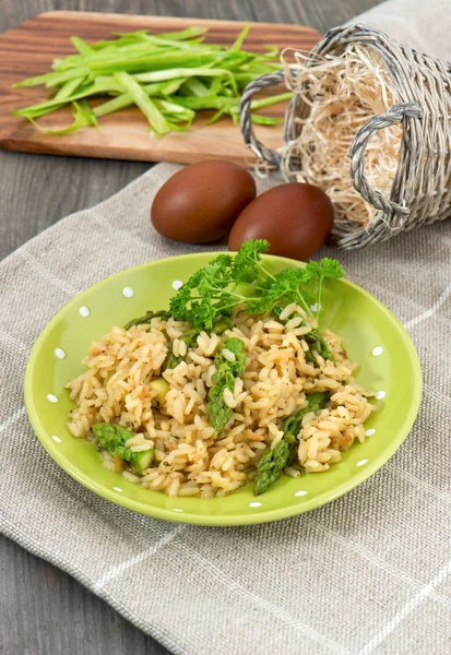 Vegetarian risotto with green asparagus — Stock Photo, Image