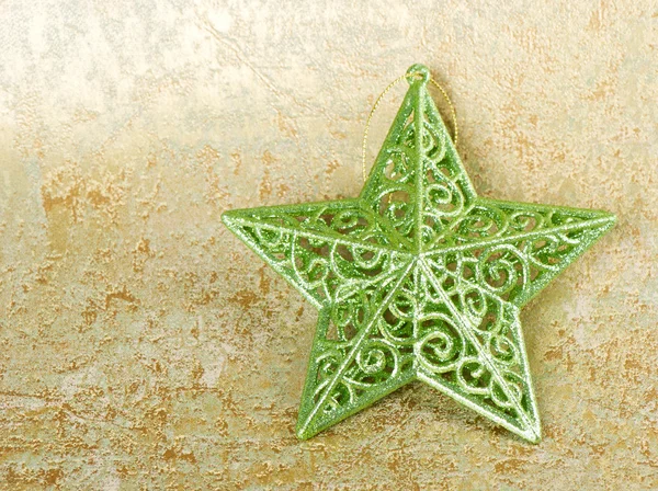 Verde brilhante estrela de Natal — Fotografia de Stock