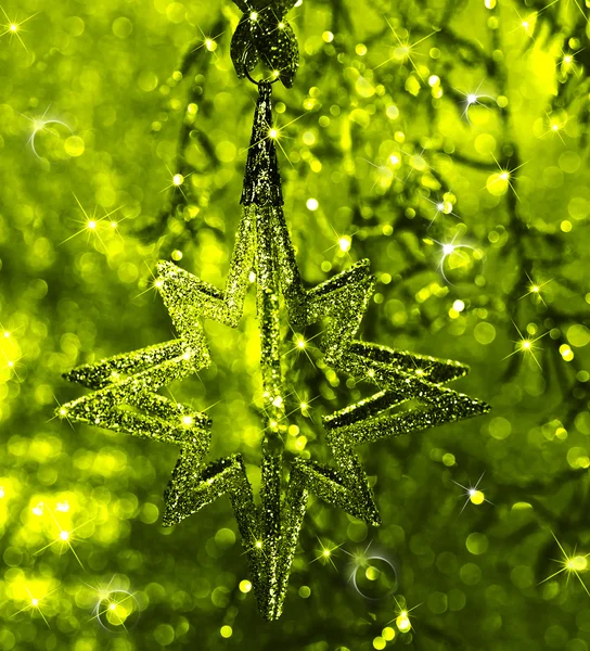 Glanzende ster. decoratie van Kerstmis. — Stockfoto