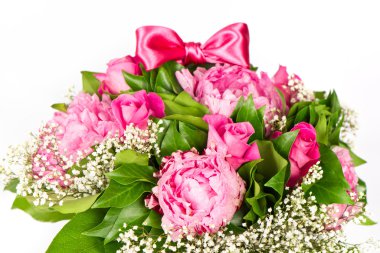 kurdele ile renkli çiçekler buket. Peonies ve güller