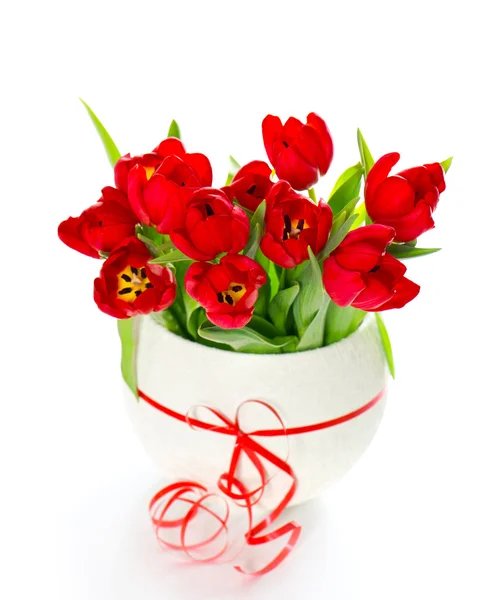 Buchet de flori proaspete de lalele roșii de primăvară — Fotografie, imagine de stoc