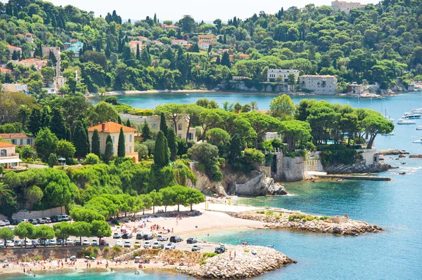 Pohled na luxusní resort a záliv villefranche — Stock fotografie