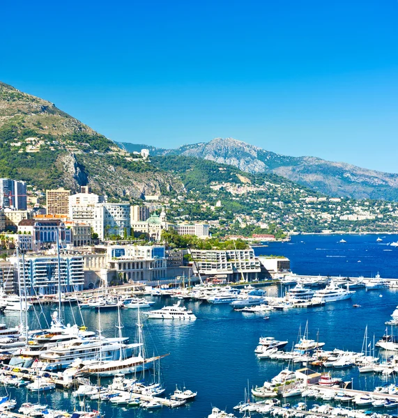 Vista sobre o porto de Mônaco. paisagem mediterrânica — Fotografia de Stock