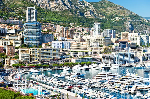 Vista panoramica di Monaco con la famosa piscina e l'harbo — Foto Stock