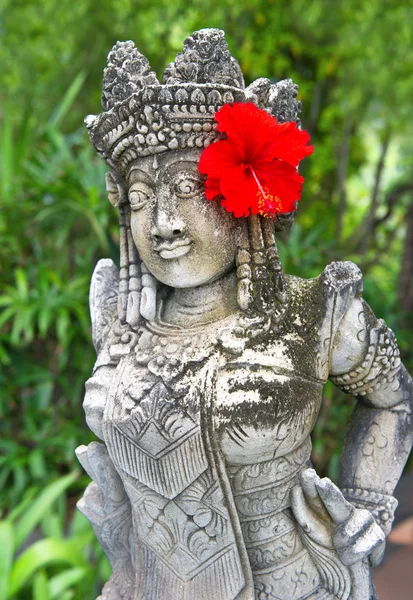Estatua balinesa tradicional femenina —  Fotos de Stock