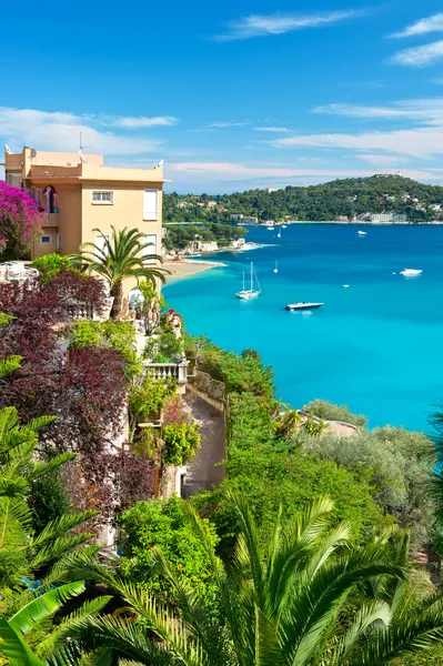 Beautiful mediterranean landscape, view of luxury resort — Stock Photo, Image