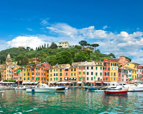 Beroemde portofino dorp aan de Ligurische kust — Stockfoto