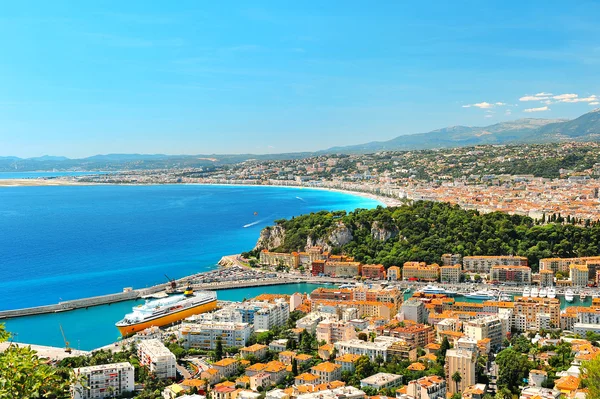Vista panorámica de Niza, balneario mediterráneo — Foto de Stock