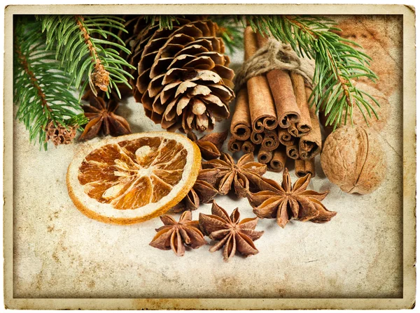 Christmas decoration with cinnamon sticks and anise stars — Stock Photo, Image