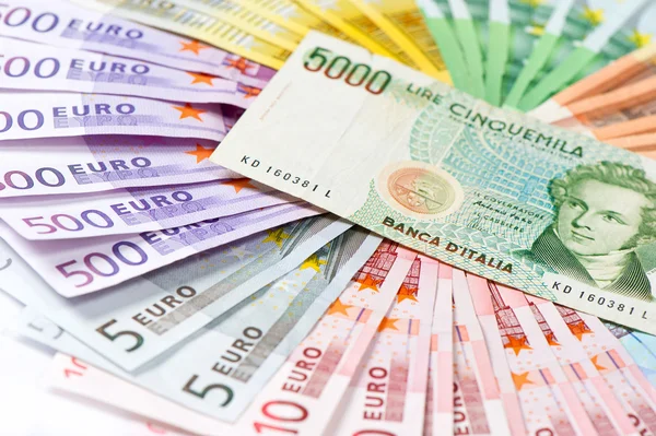 Euro crisis concept. old italian lire — Stock Photo, Image