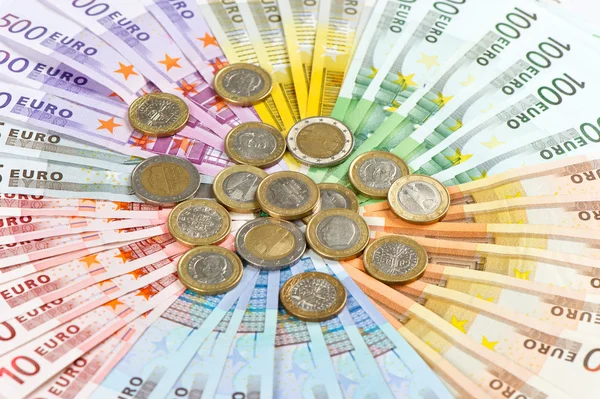 Euro-Münzen und Banknoten — Stockfoto