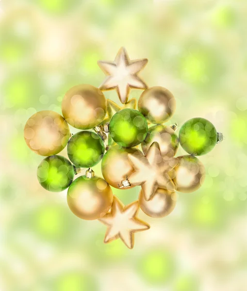 Yeşil ve altın Noel topları ve ışıklar — Stok fotoğraf