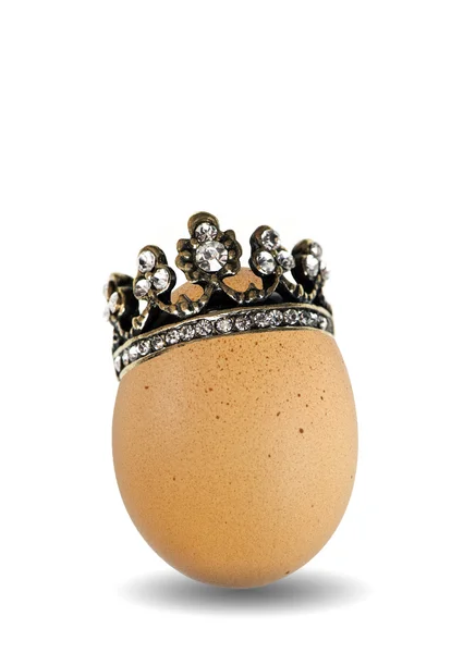 棕色自然复活节彩蛋与金黄冠 — 图库照片