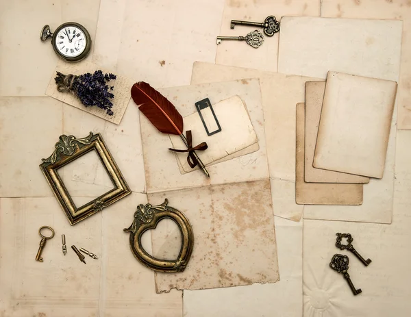 Accessori vintage, vecchie lettere, pagine, cornici fotografiche — Foto Stock