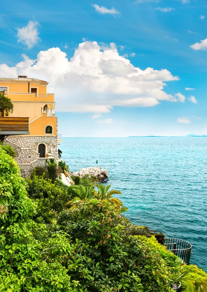 Güzel Akdeniz manzarası, Fransız Rivierası — Stok fotoğraf