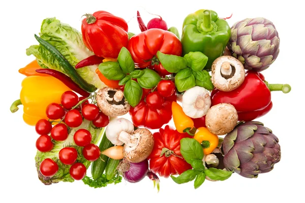 Frisches Gemüse und Kräuter isoliert auf weiß — Stockfoto