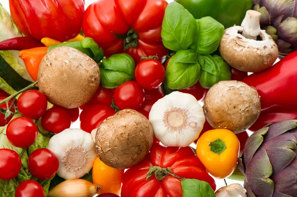 Primer plano de verduras y hierbas frescas — Foto de Stock