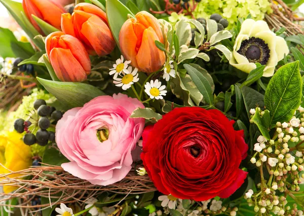 Buquê de flores coloridas da primavera — Fotografia de Stock