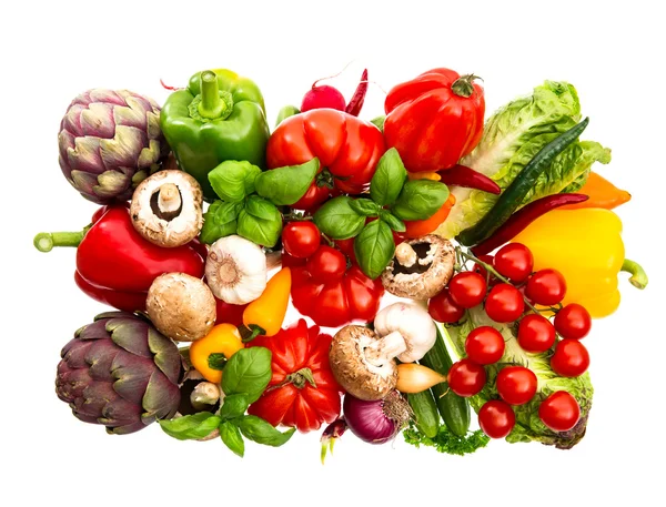 Färska grönsaker och örter isolerade på vitt — Stockfoto